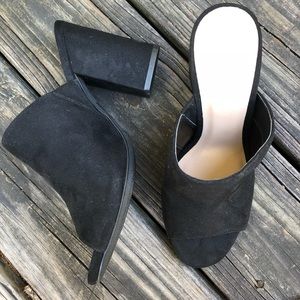 NWOT Wild Diva Black Mule Heels size 8.5